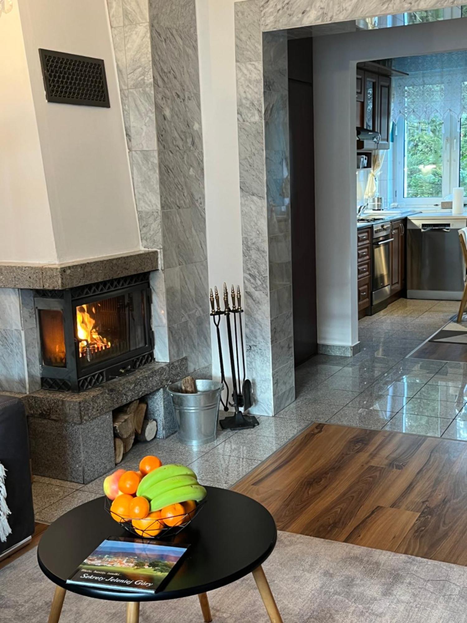 Sweet Home Cieplice Mountain View Apartament By The Main Park And Thermal Pools Єленя-Ґура Екстер'єр фото
